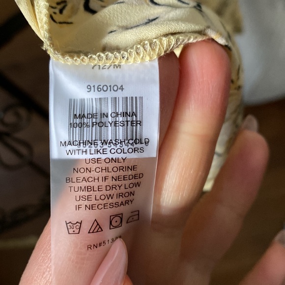 Vince Camuto wrap tie blouse. BNWT - Picture 10 of 10